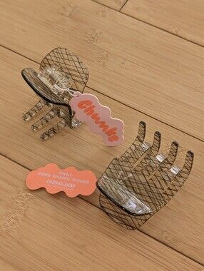 Chunks NWT Set of 2 Ursa Claw Clip in Fishnet